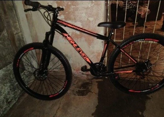 Homem vai visitar esposa internada em hospital e tem bicicleta furtada em Wenceslau Braz