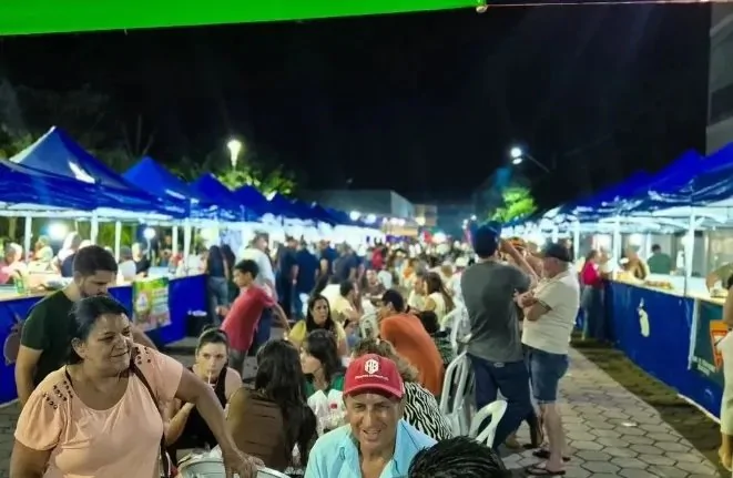 Feira do Produtor de Pinhalão faz sucesso e tem nova edição confirmada