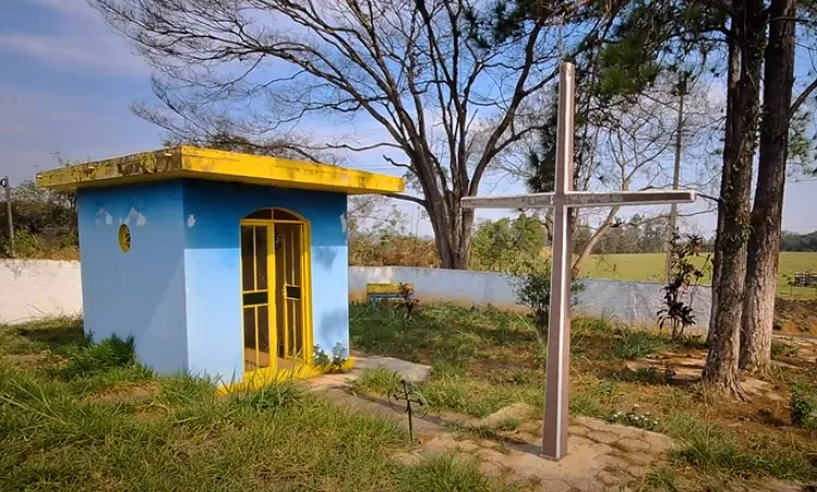Capela constru&iacute;da no local onde ficava a escola em homenagem a Maria e seus alunos - Foto: Gerson Sobreira