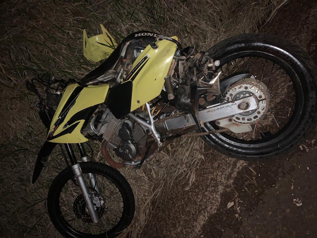 Acidente de moto mata jovem a caminho da missa
