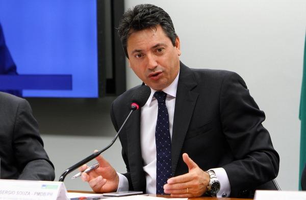 Deputado paranaense Sérgio Souza é alvo de operação da Polícia Federal
