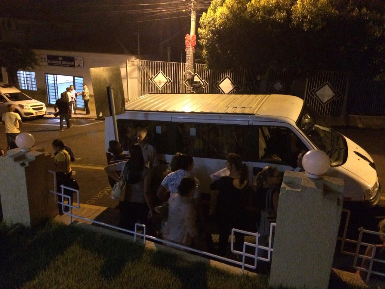Pacientes denunciam lotação e irregularidades em transporte para Curitiba