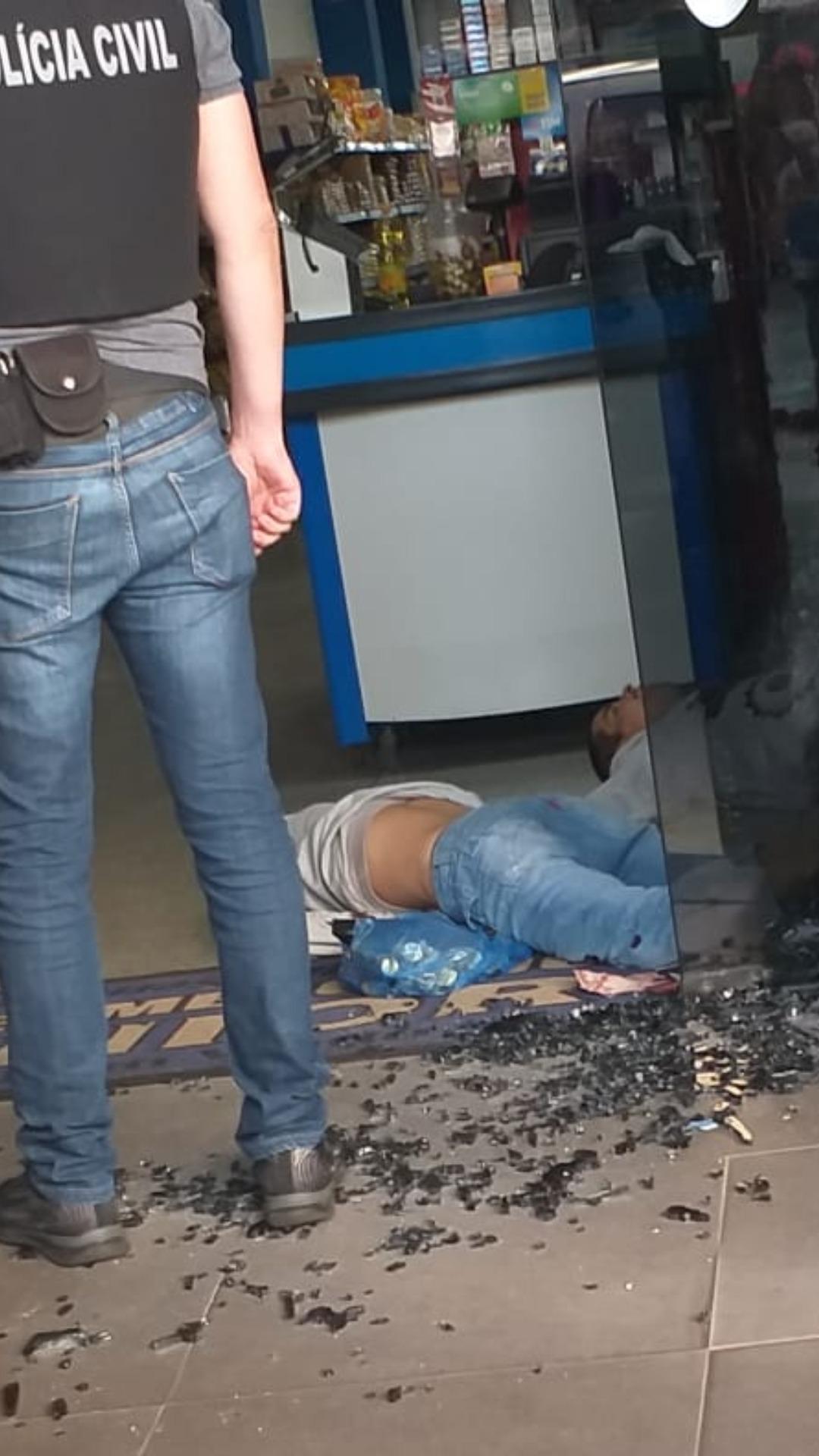 Dois mortos em tentativa de assalto a supermercado em Arapoti