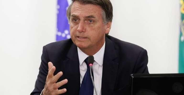 Bolsonaro define idade mínima de aposentadoria de 65 anos para homens e 62 para mulheres