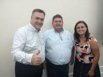 Prefeito vai a Curitiba em busca de melhorias para área da Saúde