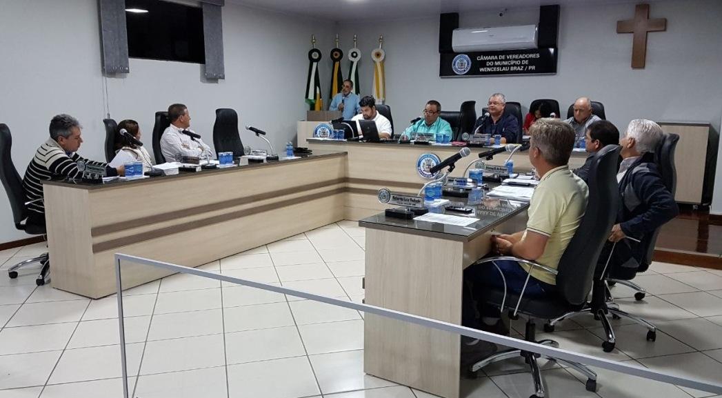 Vereadores rejeitam proposta de redução de seus salários, do prefeito e secretários