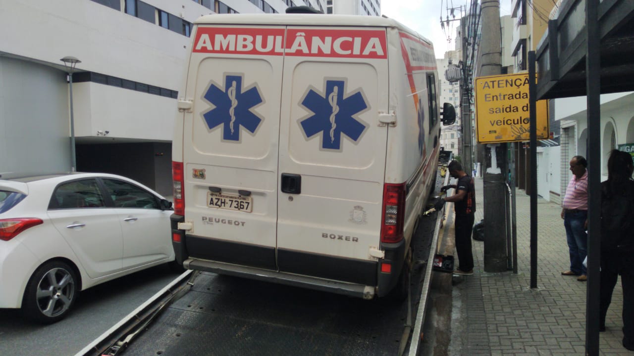 Ambulância de Santo Antônio quebra e paciente espera 5 horas por transporte