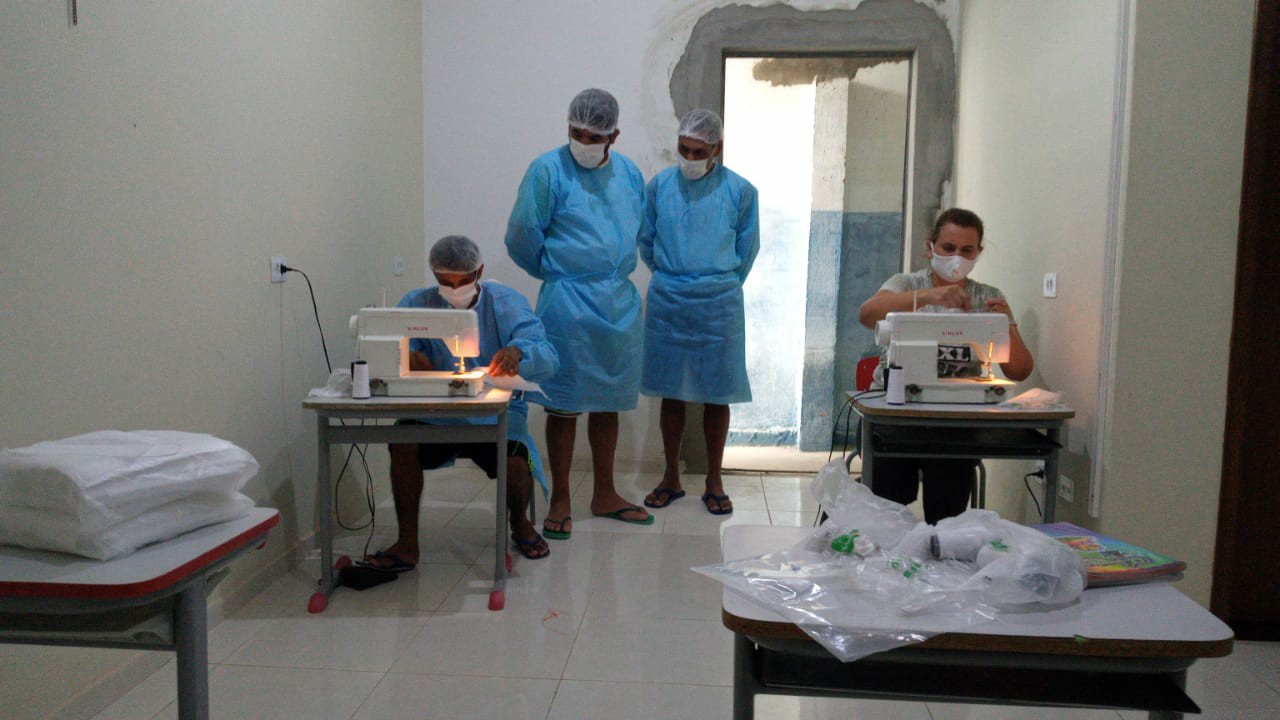 Detentos de Ibaiti confeccionam máscaras para o combate ao coronavírus