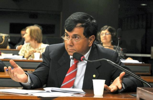 Justiça condena ex-deputado Chico da Princesa por desvio de verba parlamentar