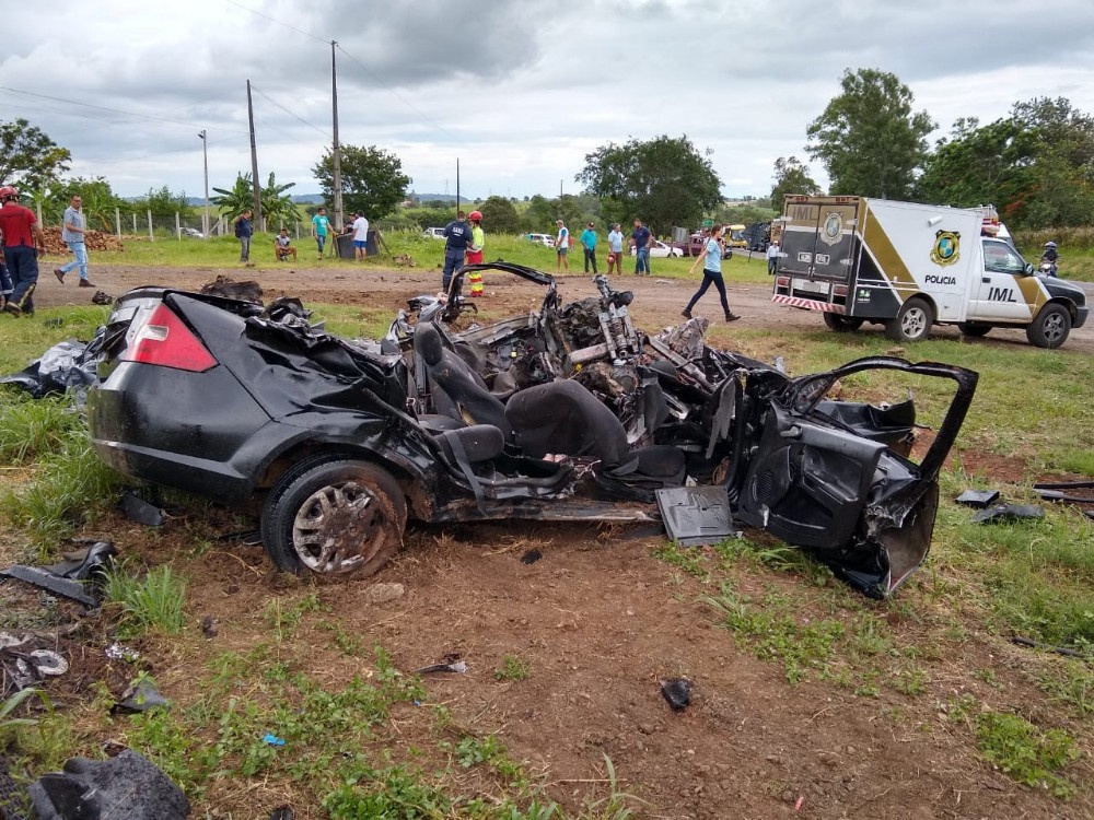 Polícia aponta caminhoneiro como responsável por acidente que matou cinco pessoas