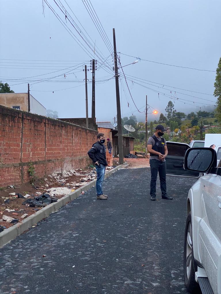Polícia cumpre mandados e prende cinco pessoas em três bairros de Jaguariaíva
