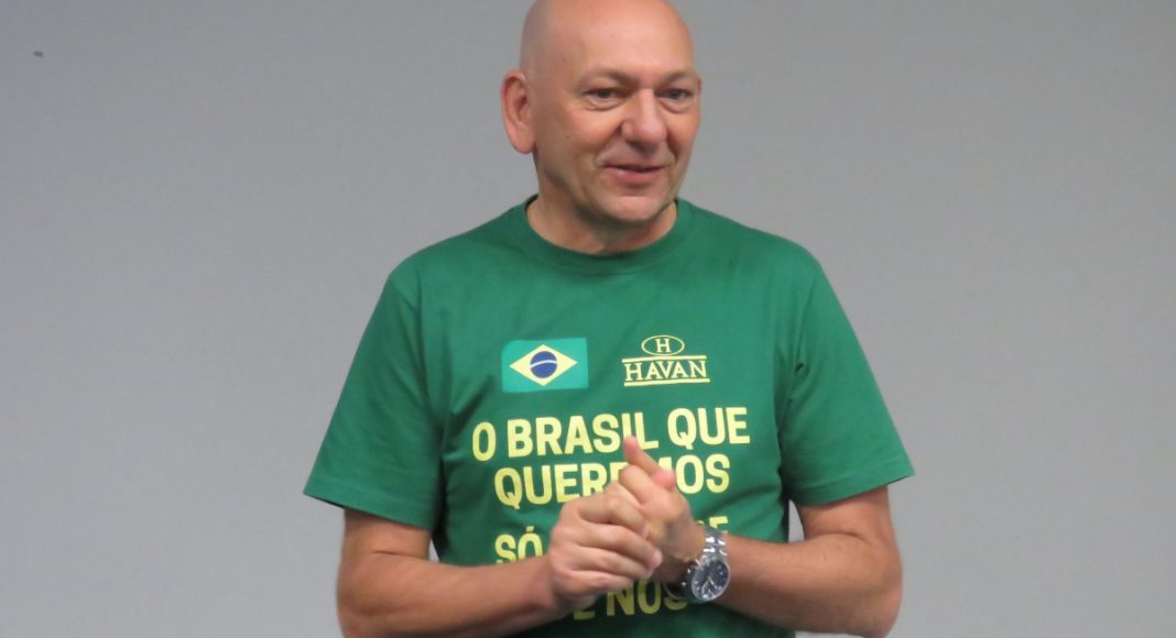 Auxílio emergencial a bilionário dono da Havan coloca programa em xeque