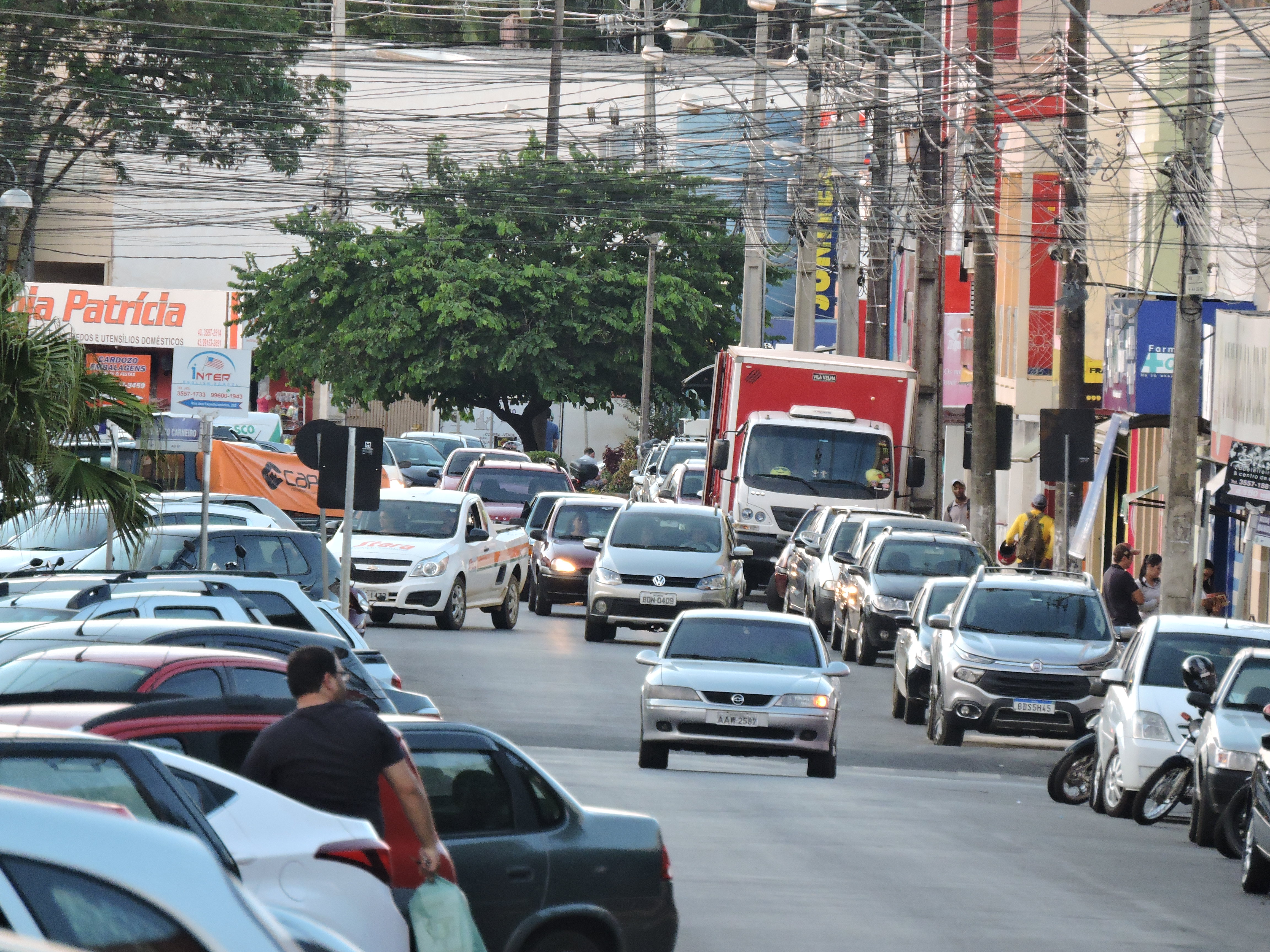 Justiça determina fechamento do comércio durante todo feriadão