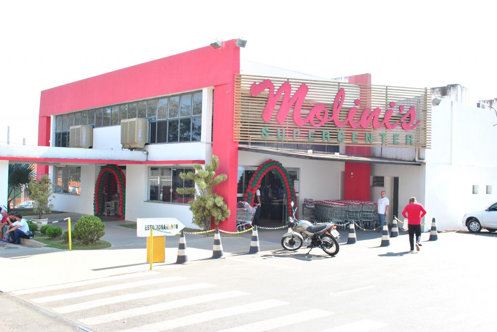 Ex delegado é flagrado praticando furto em supermercado