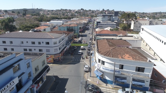 Jaguariaíva decreta fechamento do comércio e multa de R$ 10 mil para festas particulares