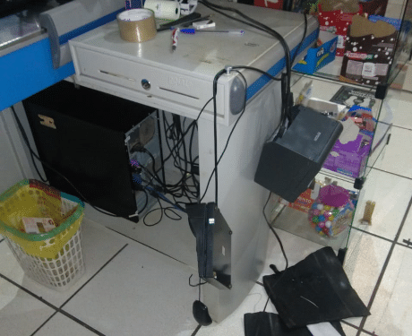 Homem é preso após praticar furto em supermercado