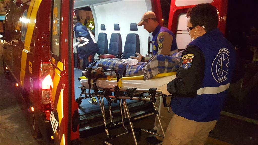 Motorista sem habilitação é preso por omissão de socorro após acidente com motociclista