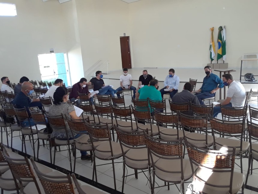 Prefeitos e secretários de oito municípios se reúnem para debater enfrentamento a Covid-19