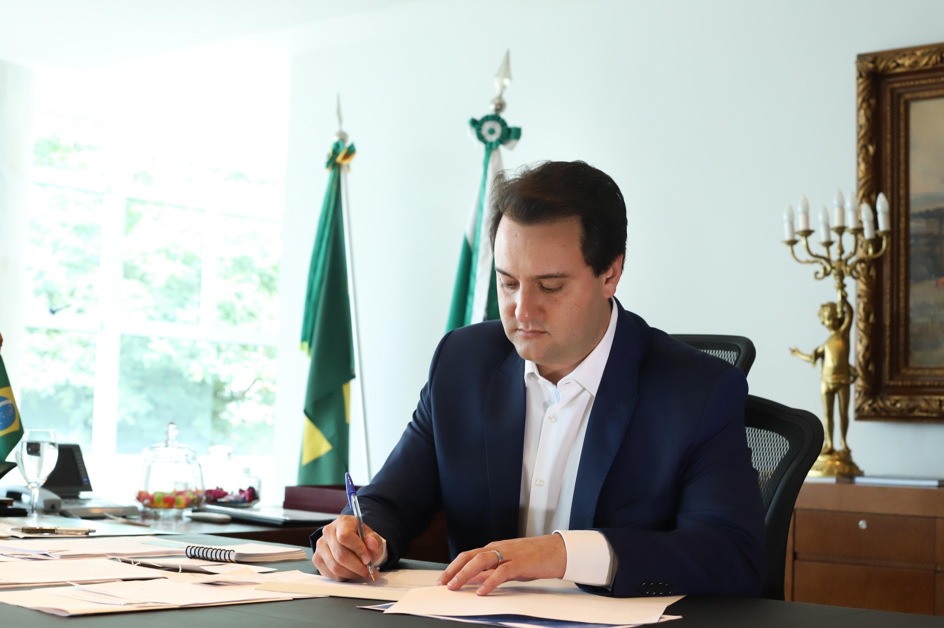 Ratinho Junior propõe o fim da aposentadoria de governadores