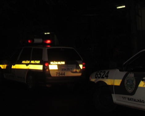 Jovem reage a assalto a mão armada e suspeito é detido por populares