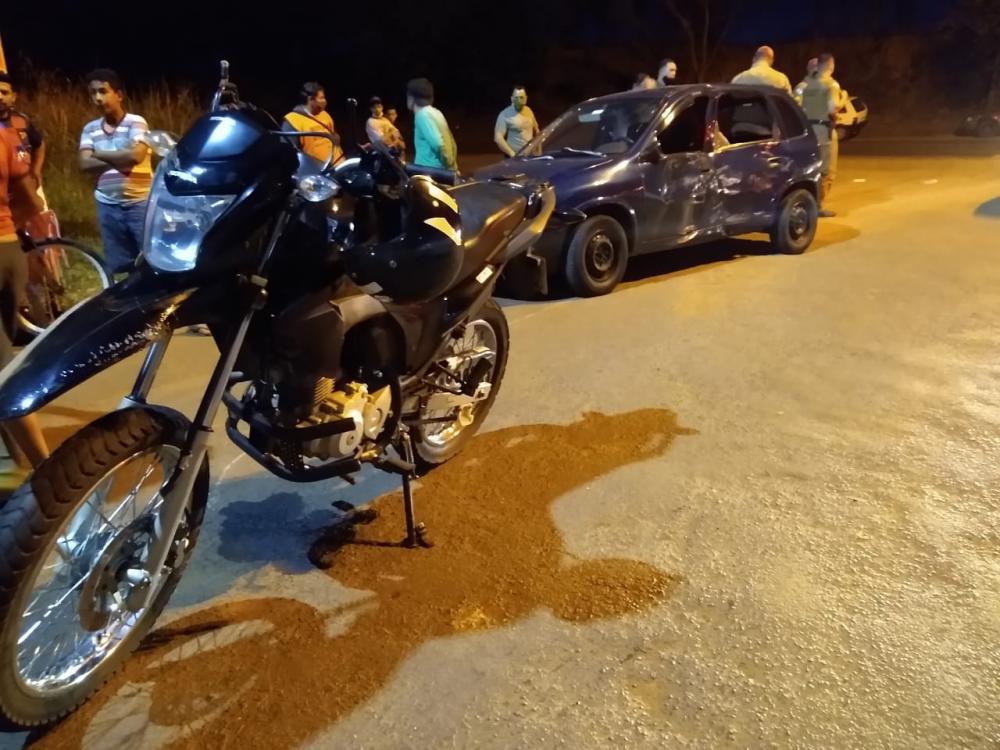Motociclista fica ferido em colisão com carro na PR-092
