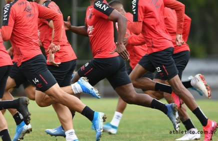 Athletico tem oito atletas que testaram positivo para Covid-19