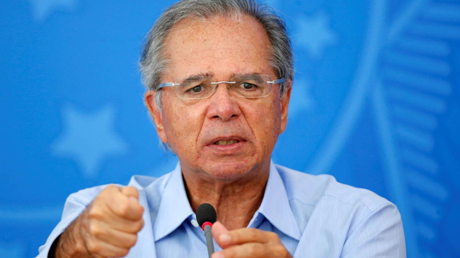 Auxílio emergencial será estendido por 3 meses, diz Guedes