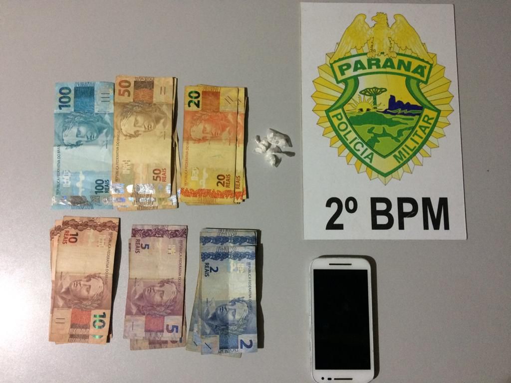 Homem pede para policial fazer entrega de cocaína e acaba preso