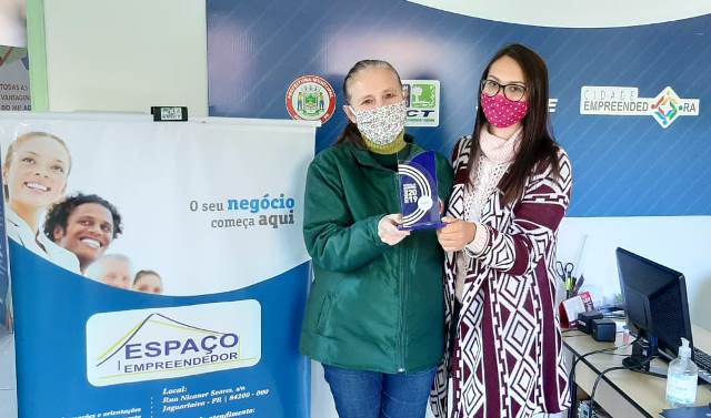 Espaço Empreendedor de Jaguariaíva recebe troféu Referência em Atendimento pelo segundo ano consecutivo