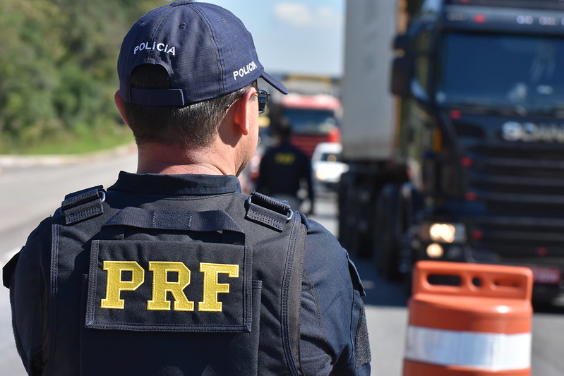 Caminhoneiro é preso pela PRF em Santo Antônio da Platina