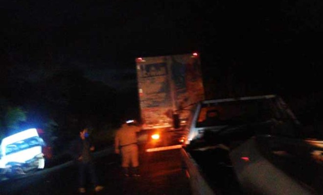 Motorista fica ferido em acidente que envolveu três veículos na PR-092