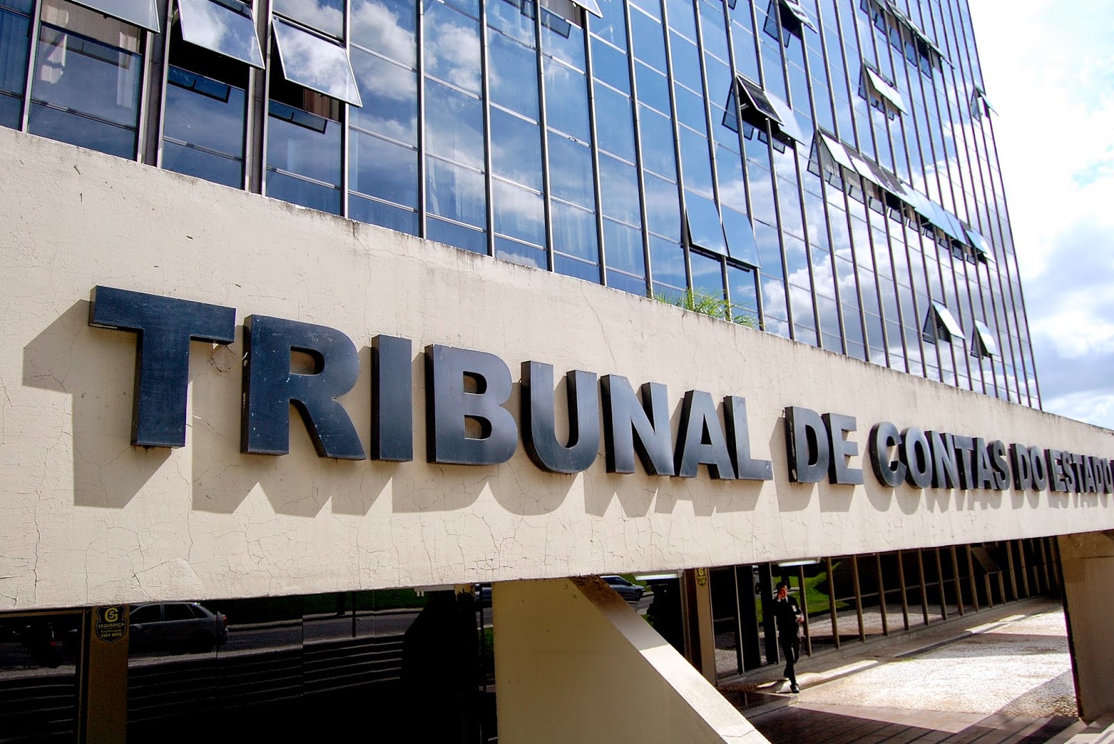 Contratos de 102 municípios são investigados pelo Tribunal de Contas do Paraná