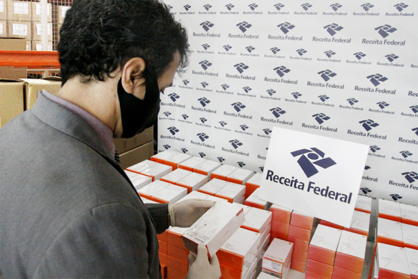 Universidades paranaenses vão distribuir 3.200 smartphones para estudantes