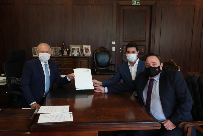 Governo propõe R$ 100 milhões para compra de vacina contra o coronavírus