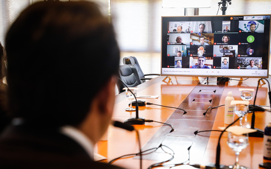 Capes abre inscrições para cursos de aprimoramento profissional