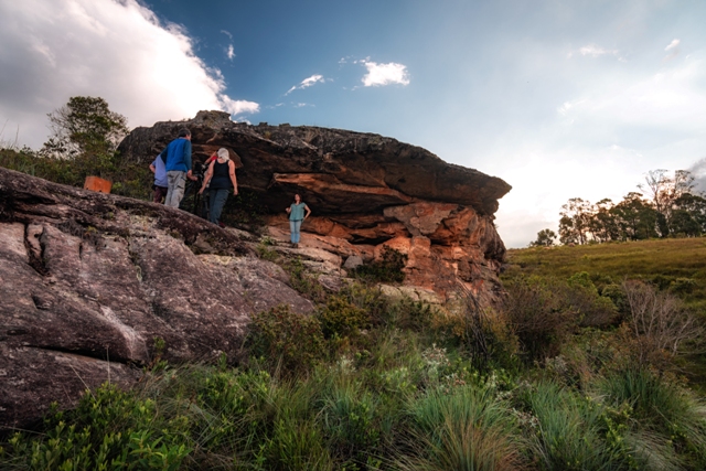 Artes rupestres descobertas em Jaguariaíva farão parte de documentário científico
