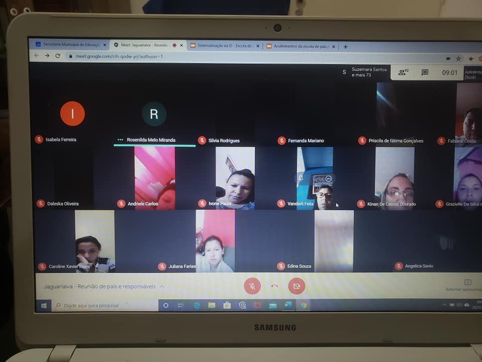 Prefeitura utiliza tecnologia para realizar reunião com pais e capacitação de professores
