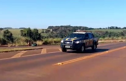 Colisão entre caminhão e caminhonete deixa um ferido em Cambará