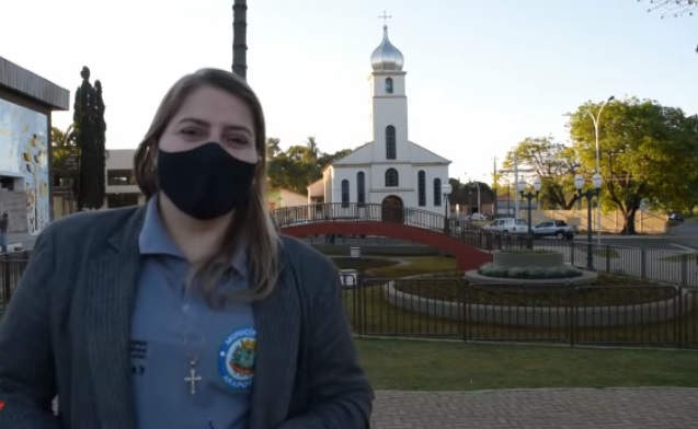 Prefeita visita praça em Arapoti que recebeu mais de R$ 250 mil em investimentos