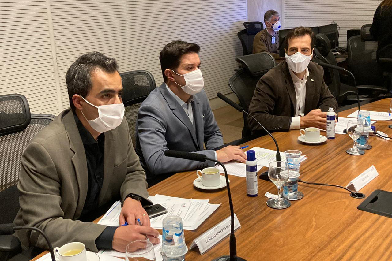 Representantes da AMCG e AMUNORPI participam de reunião com governo para discutir volta as aulas na região