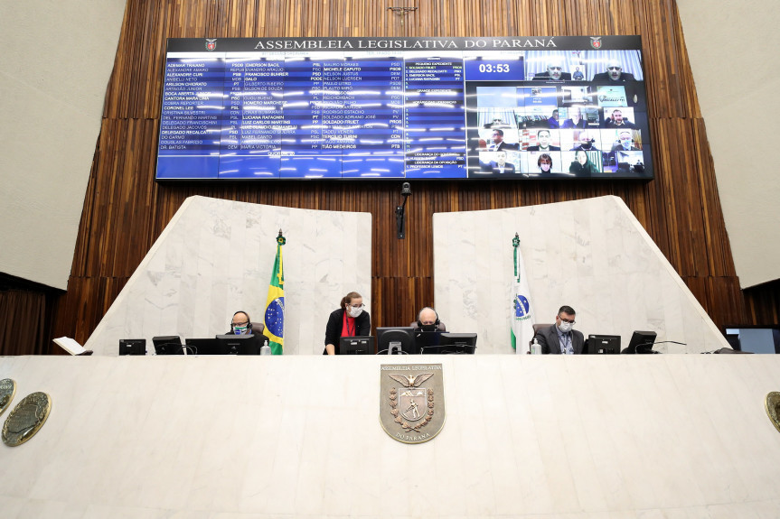 Aprovado projeto que adia prazo de validade de concursos públicos no Paraná