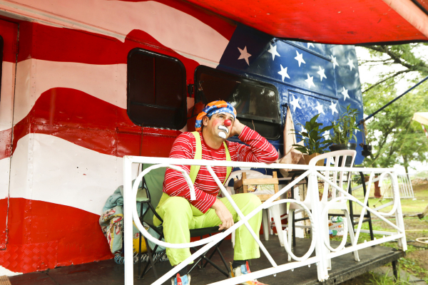 Fechados pela pandemia, circos do Paraná sobrevivem com ajuda da população