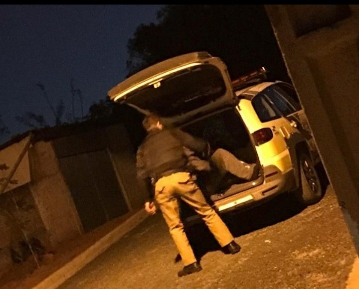 Homem é preso acusado de esfaquear a ex-esposa