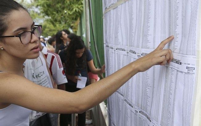 42 das 55 redações com nota mil no Enem 2018 foram escritas por mulheres