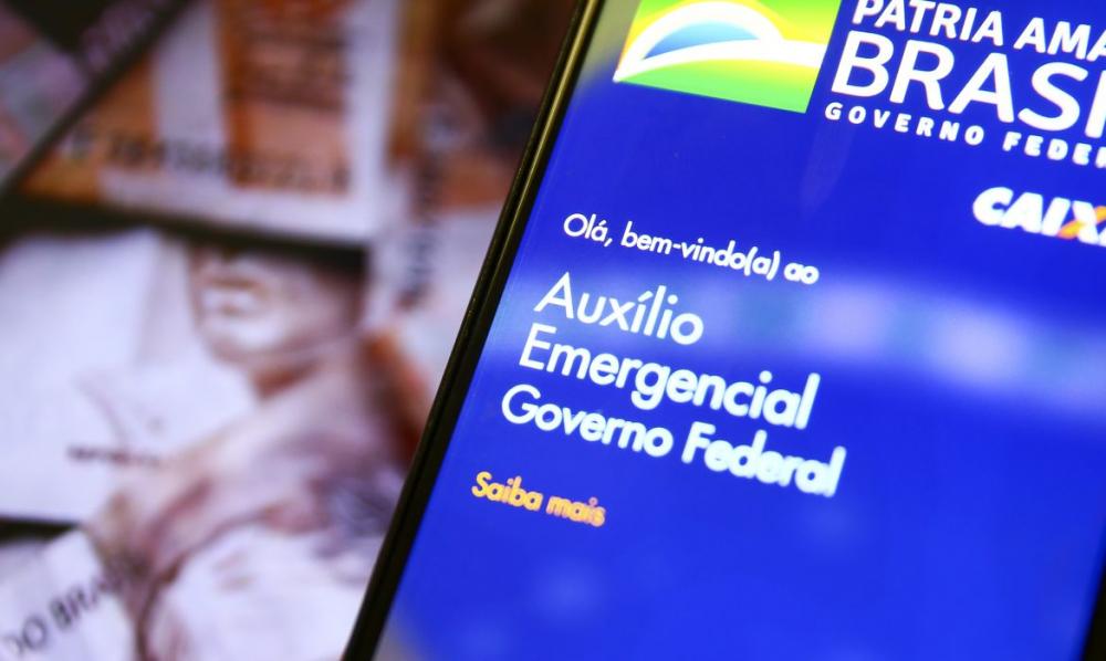 Publicada Medida Provisória que prorroga auxílio emergencial até o fim do ano