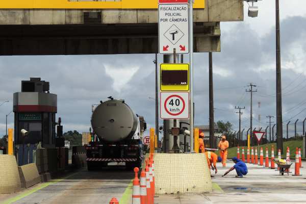 Bancada federal defende ‘menor preço’ para novos pedágios do Paraná
