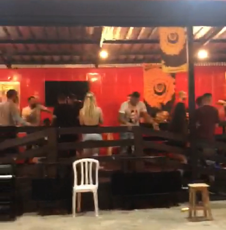 PM abre processo para investigar confusão em lanchonete envolvendo policiais de folga