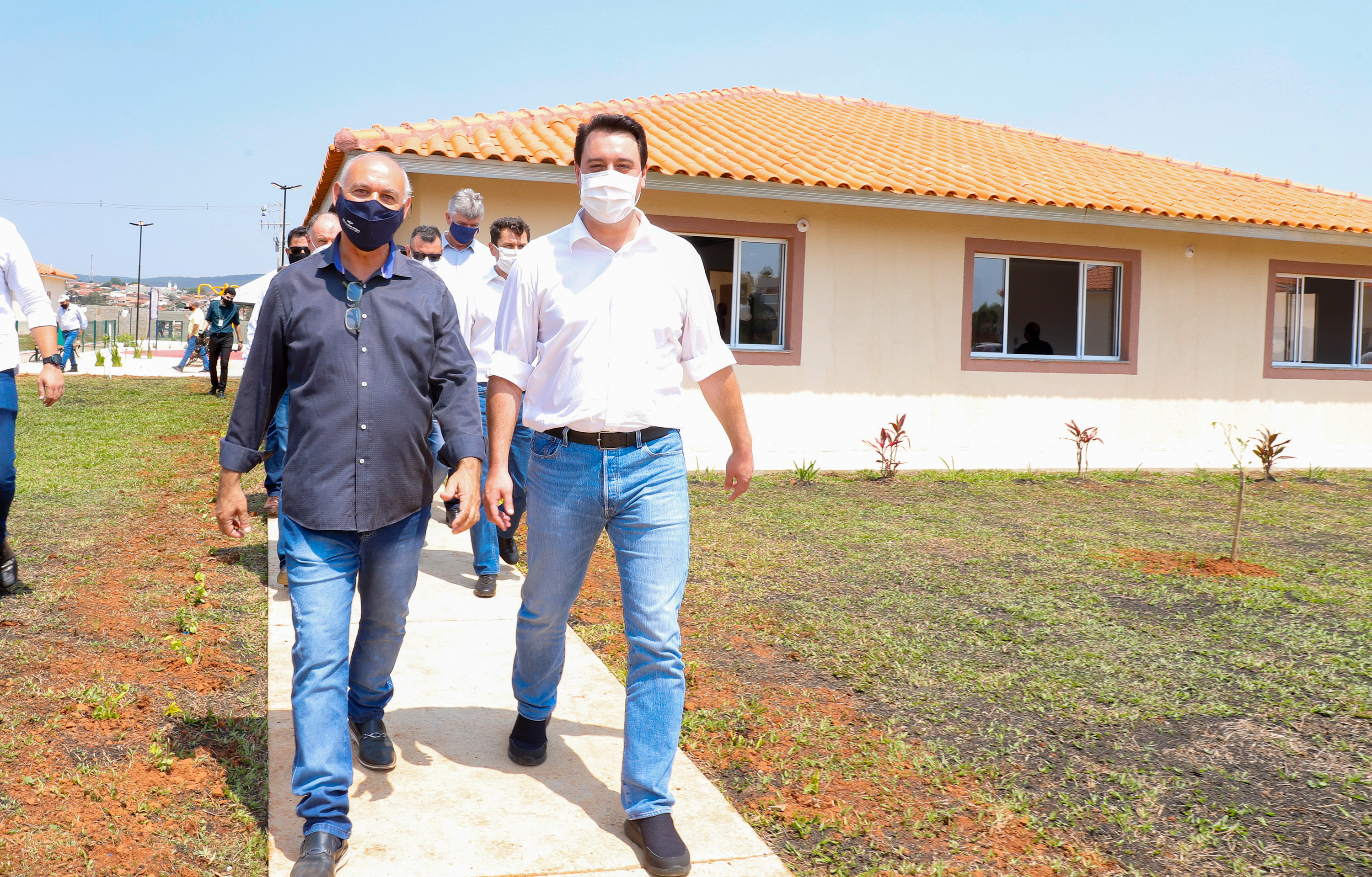 Governador entrega primeiro condomínio exclusivo para idosos em Jaguariaíva