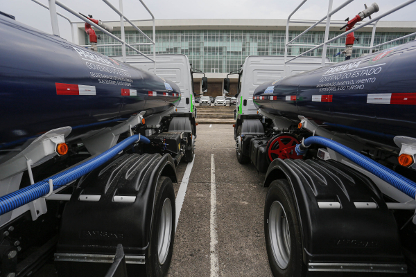 Estado compra 100 caminhões-pipa para auxiliar os municípios