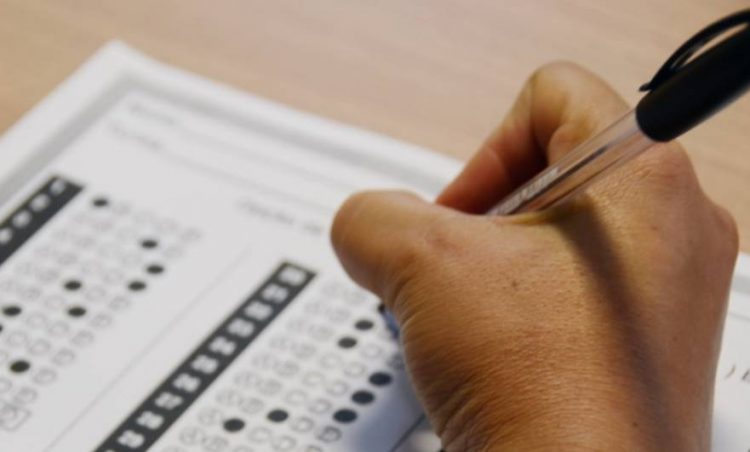 Com salário de até R$ 20 mil, país tem mais de 100 concursos abertos